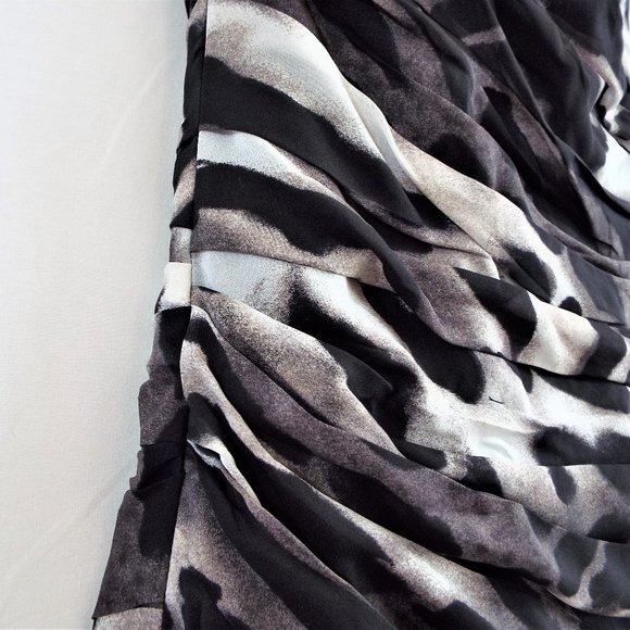 Ann Taylor Sleeveless Ruched Form Fitting Animal Print Mini Sheath Size 2 - Picture 5 of 8